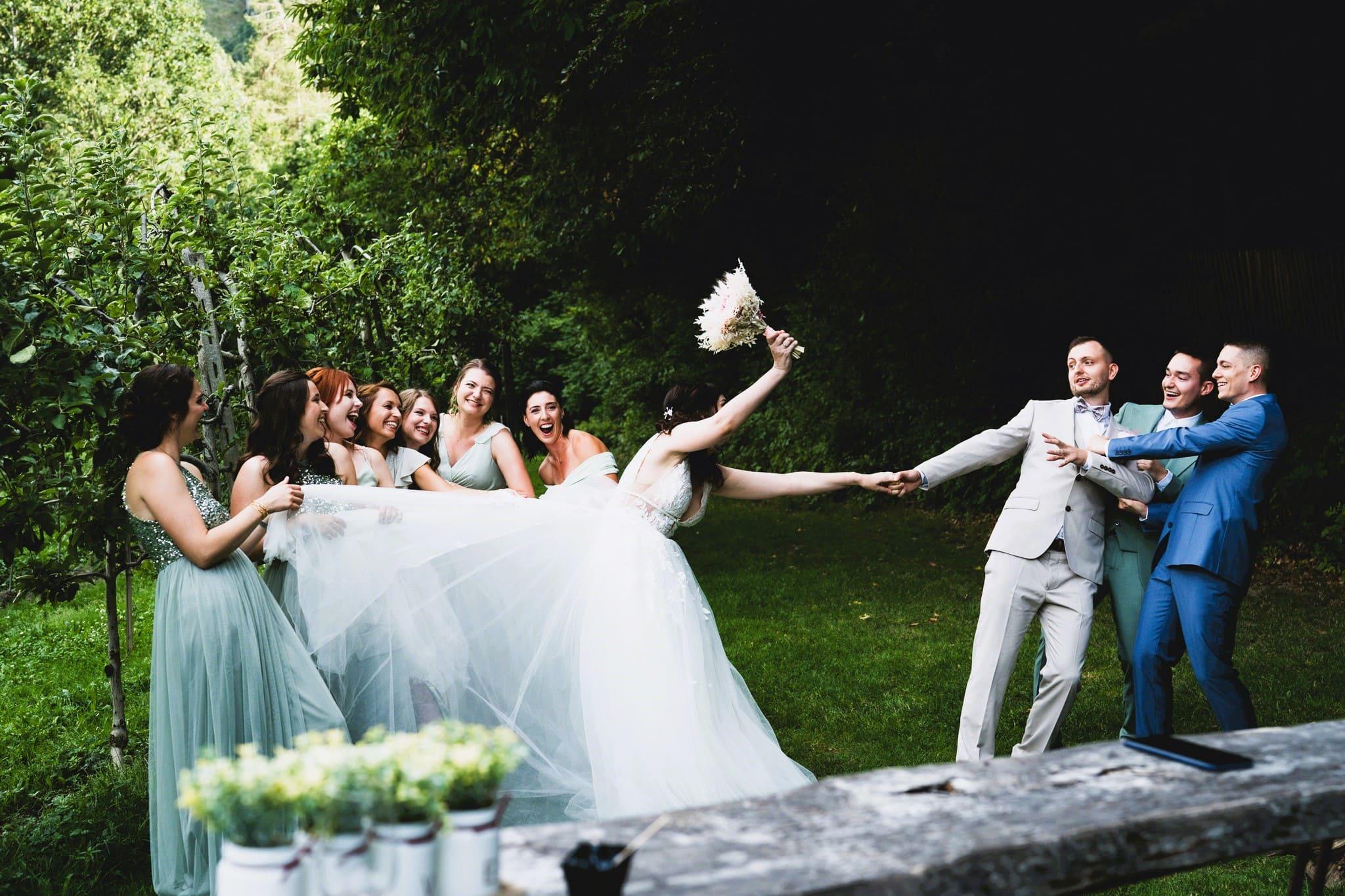 Photographe de mariage en Valais : Dis moi oui à la Grange Rouge près Martigny